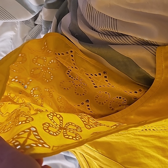 Banana Republic Yellow Top Size M - Picture 3 of 7